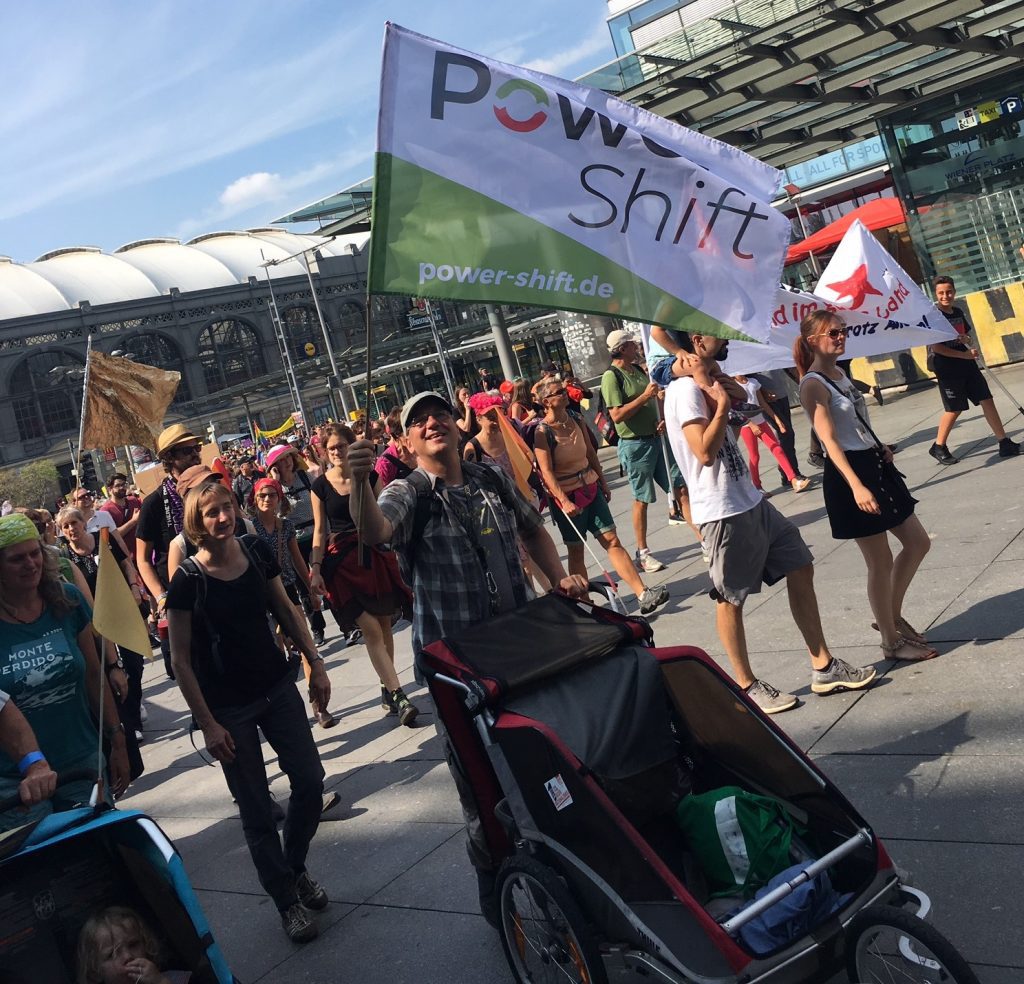 Niemanden zurücklassen! Für eine weltoffene, solidarische Gesellschaft- gerade jetzt!