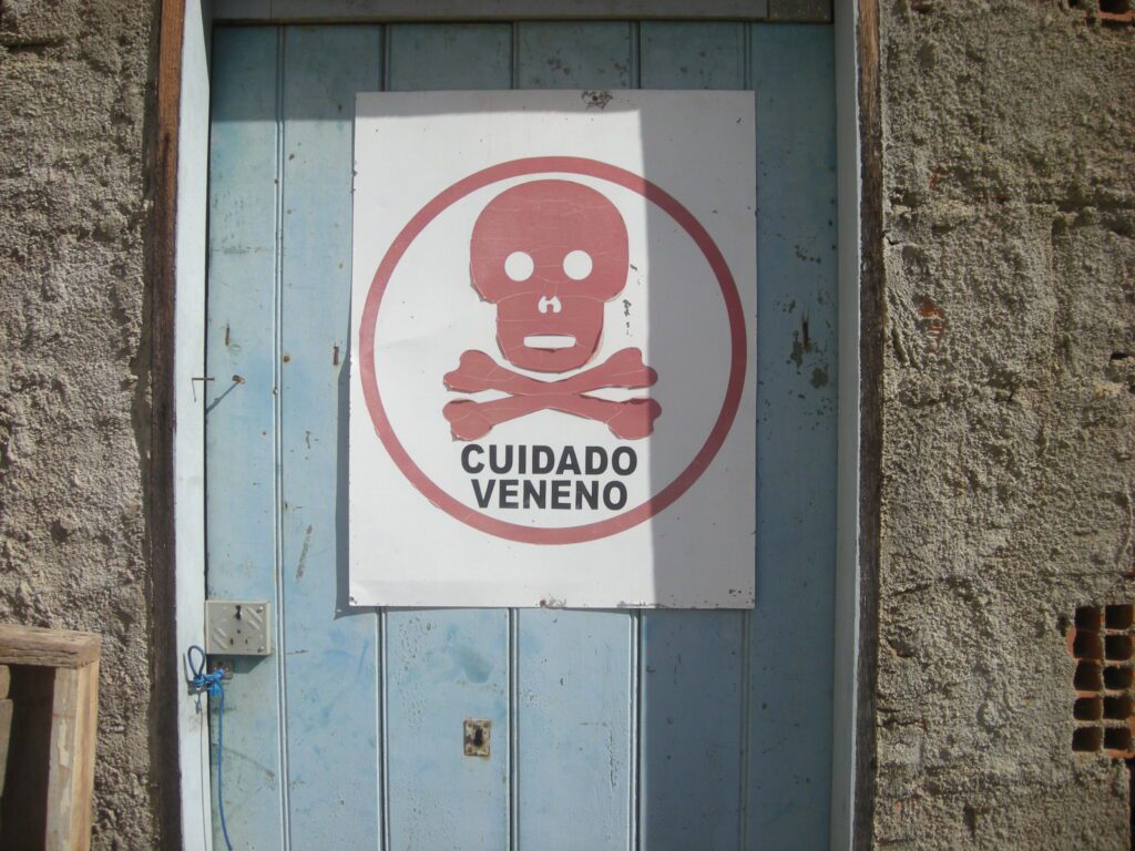From the paradise of agricultural poisons to the paradise of agroecology – mission impossible?