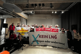 Photo de groupe des activistes internationaux