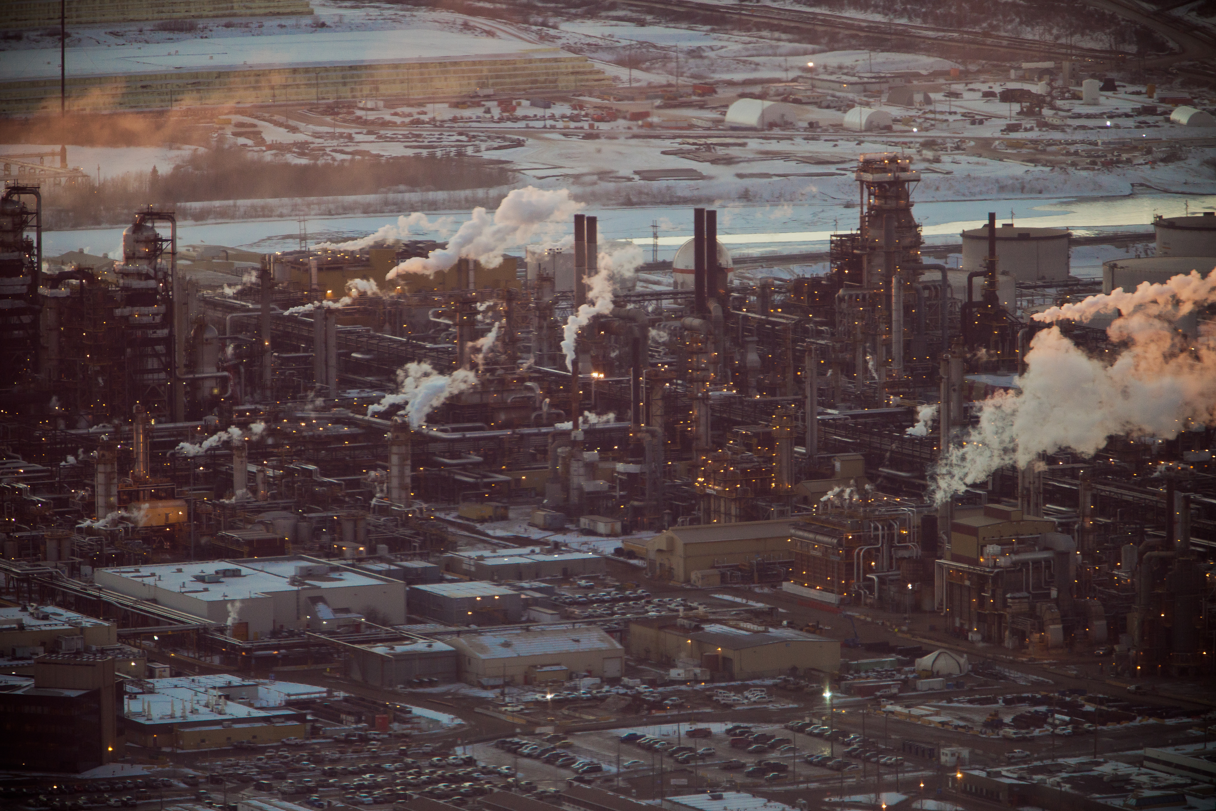 Luftaufnahme der Ölraffinerie Tarsands