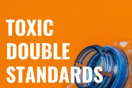 Titre sur fond orange avec bouteille en plastique